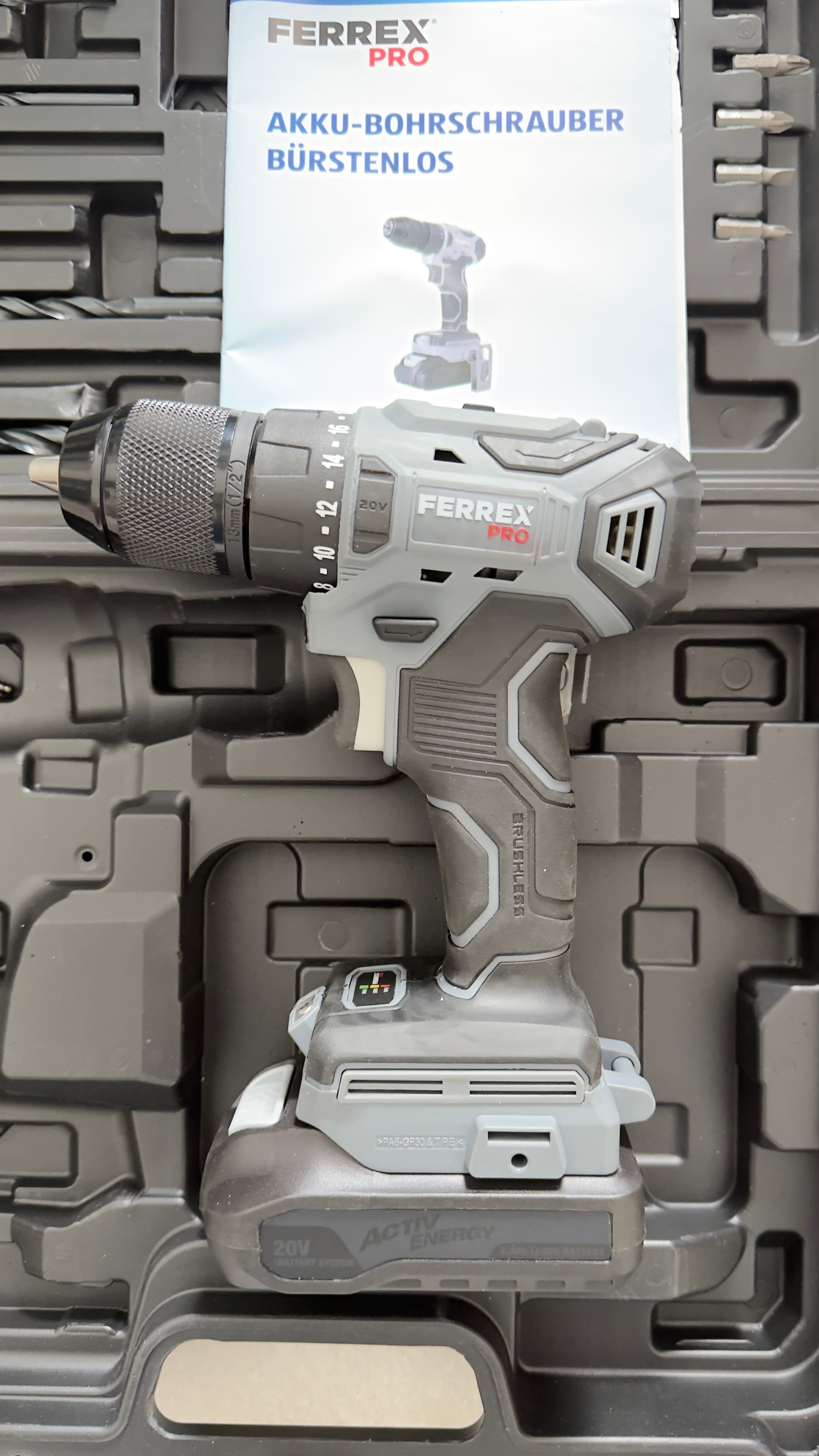 Shpues/kaçavidë me bateri 20V pa furça (brushless), me bateri dhe karikues
